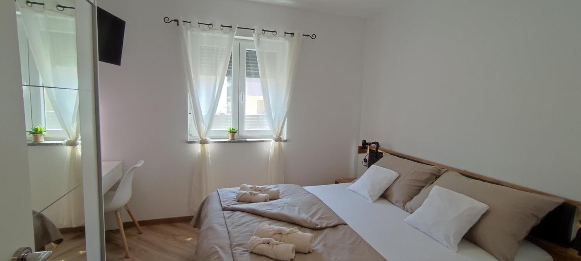 Sunny Oasis - High Ground Floor With Sunny Terrace & Private Garden!! * Medulin