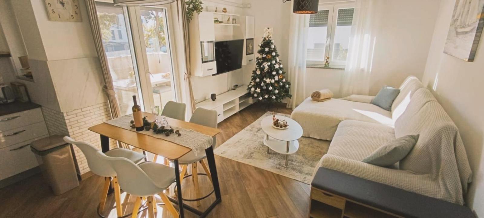Apartma Sunny Oasis - High Ground Floor With Sunny Terrace & Private Garden!!
